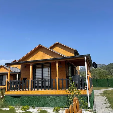 Сasa de vacaciones 101 Gün Kiralık Havuzlu House Kayacık